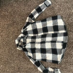 brand: old navy, size: small, color: black and white